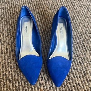 SimplyVera by Vera Wang Blue Swede heel size: 7